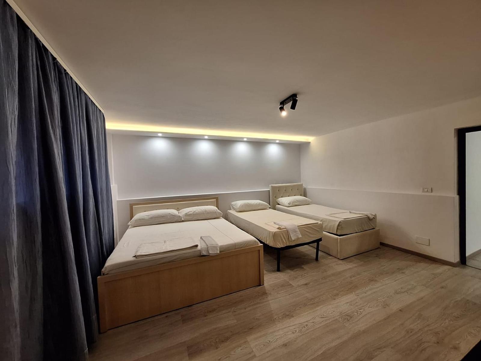 Flowers Guesthouse Тирана Екстер'єр фото