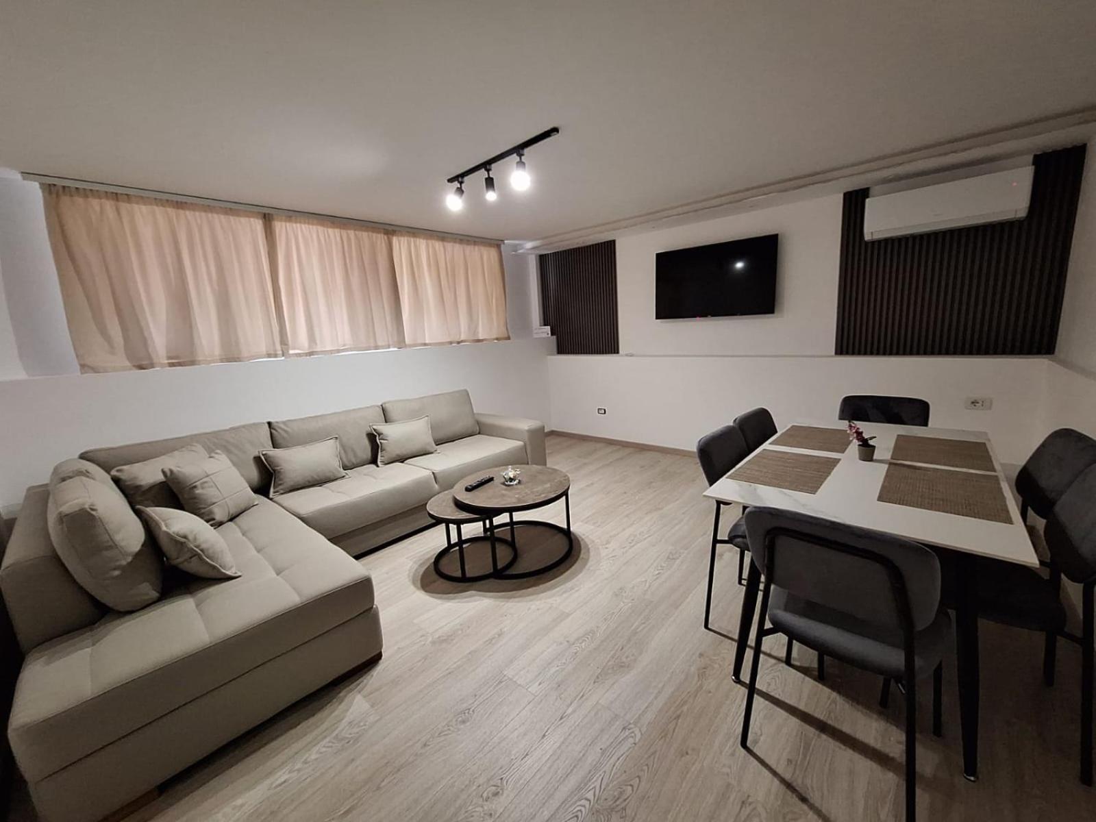 Flowers Guesthouse Тирана Екстер'єр фото